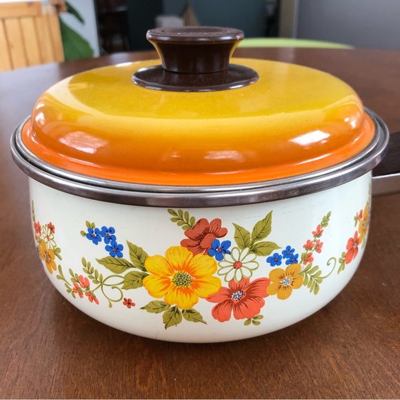 vintage Sweet Flowers saucepan with lid - Picture 3 of 6